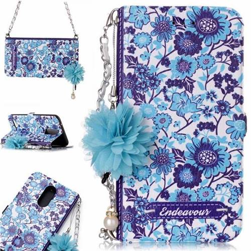 Blue-and-White Endeavour Florid Pearl Flower Pendant Metal Strap PU Leather Wallet Case for LG K10 2017