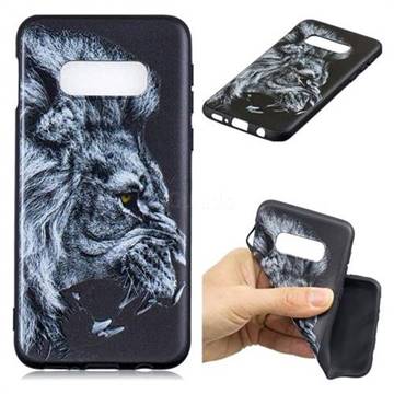 Lion 3D Embossed Relief Black TPU Cell Phone Back Cover for Samsung Galaxy S10e (5.8 inch)