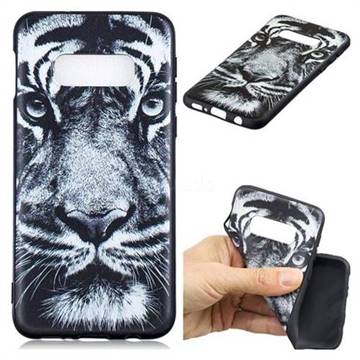 White Tiger 3D Embossed Relief Black TPU Cell Phone Back Cover for Samsung Galaxy S10e (5.8 inch)
