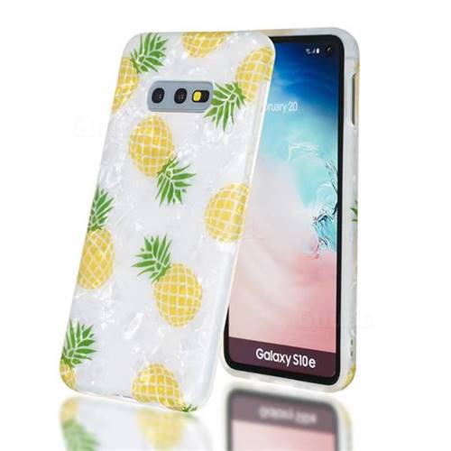 Yellow Pineapple Shell Pattern Clear Bumper Glossy Rubber Silicone Phone Case for Samsung Galaxy S10e (5.8 inch)