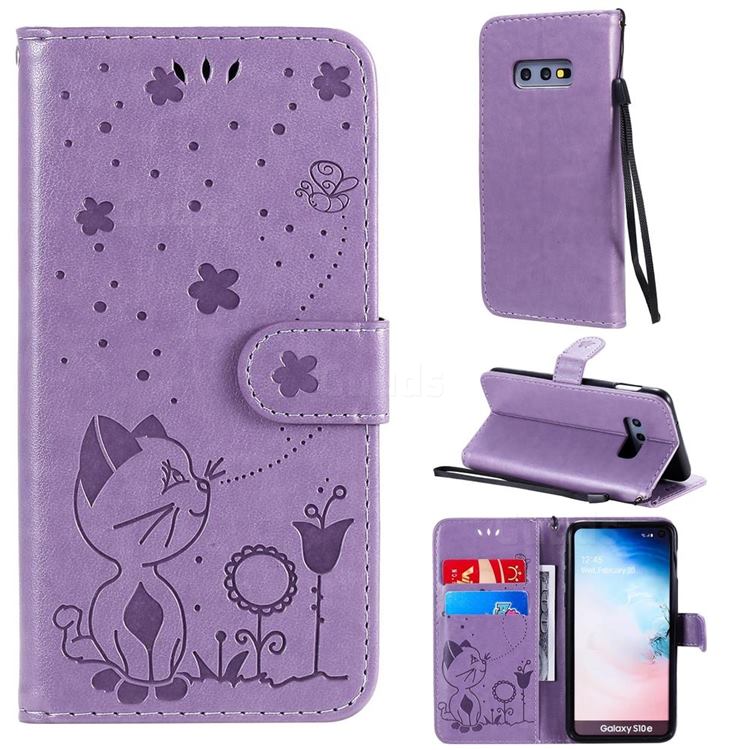 Embossing Bee and Cat Leather Wallet Case for Samsung Galaxy S10e (5.8 inch) - Purple
