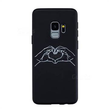 Heart Hand Stick Figure Matte Black TPU Phone Cover for Samsung Galaxy S9